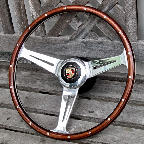Domwheels1.jpg (136849 octets)